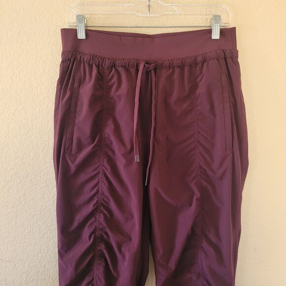Athleta Attitude Lined Pant Womens Size 8 Burgundy Ruched Jogger Activewear - Picture 2 of 9